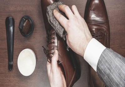 Vệ Sinh Giày Da Đúng Cách Tại Nhà – Bí Quyết Giữ Giày Luôn Như Mới
